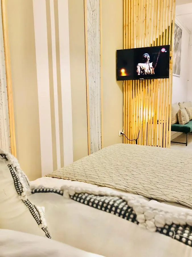 Little Town Studio Apartment Bucharest